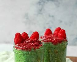 Pudding hạt chia matcha mâm xôi