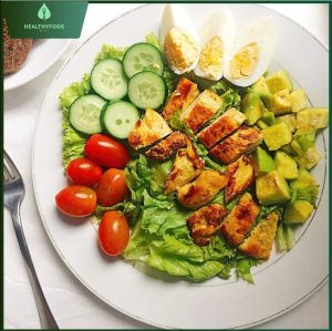 Salad Gà Nướng Bơ Trứng